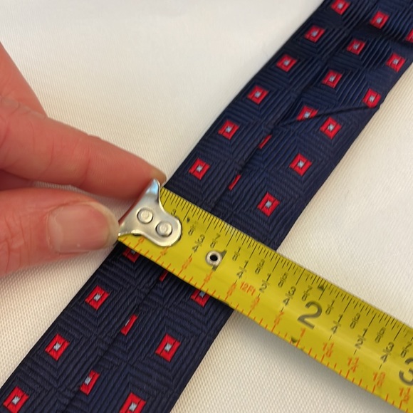 2/$25 - Brooks Brothers Stain Resistant Silk Navy and Red Geometric Tie, EUC - Picture 5 of 5